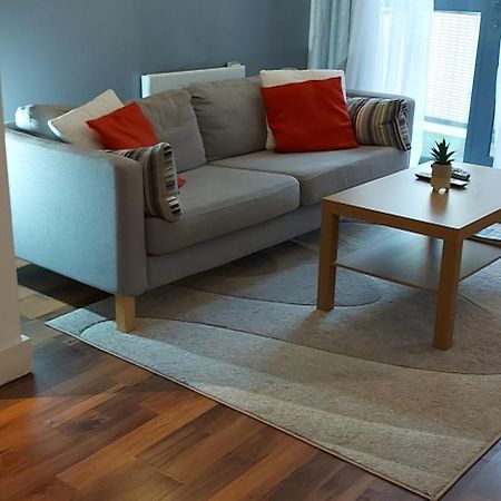 City Apartment In Great Location With A Balcony & Parking Possible - West One Sheffield Exterior photo